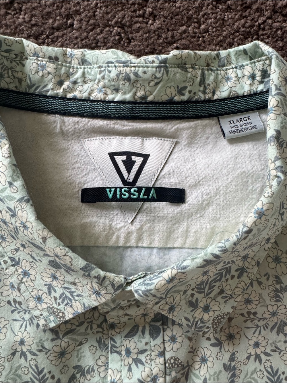 2 Men's collated Short-Sleeve Floral Button-Up Shirts by Vissla extra large - Picture 3 of 5